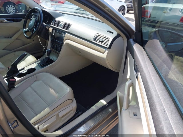 1VWGT7A36HC084422 Volkswagen 1.8 tsi