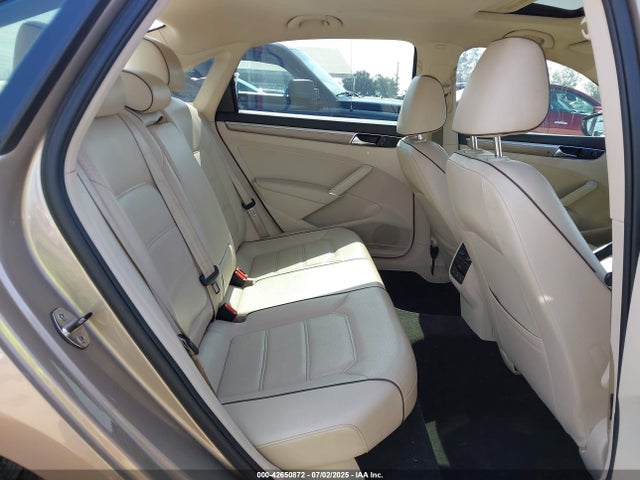 1VWGT7A36HC084422 Volkswagen 1.8 tsi