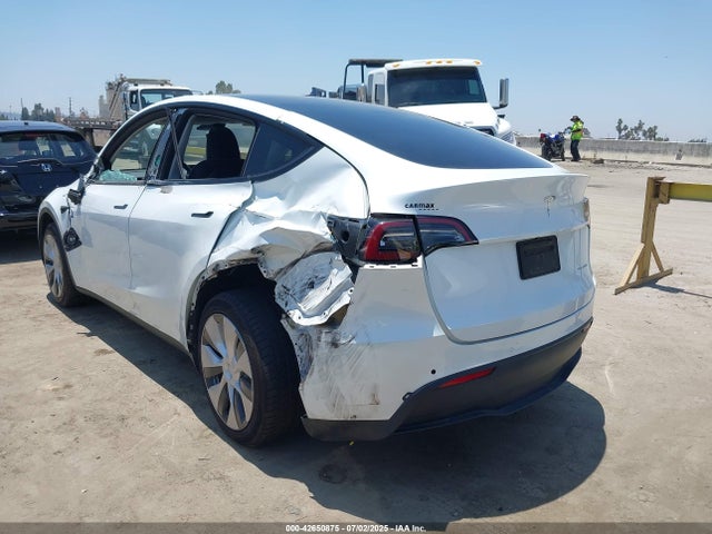 2022 TESLA MODEL Y 7SAYGDEE4NF506226 Photo 2