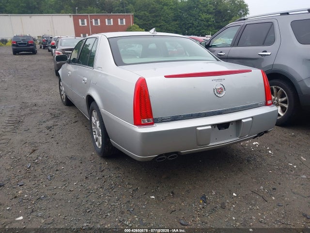 2010 CADILLAC DTS 1G6KA5EY7AU126399 Photo 2