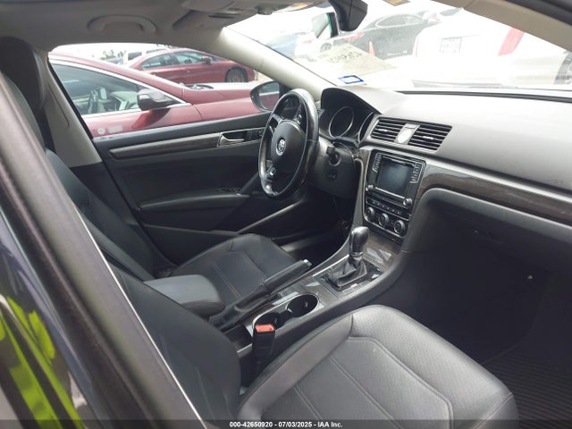 1VWGT7A39HC062768 Volkswagen 1.8 tsi