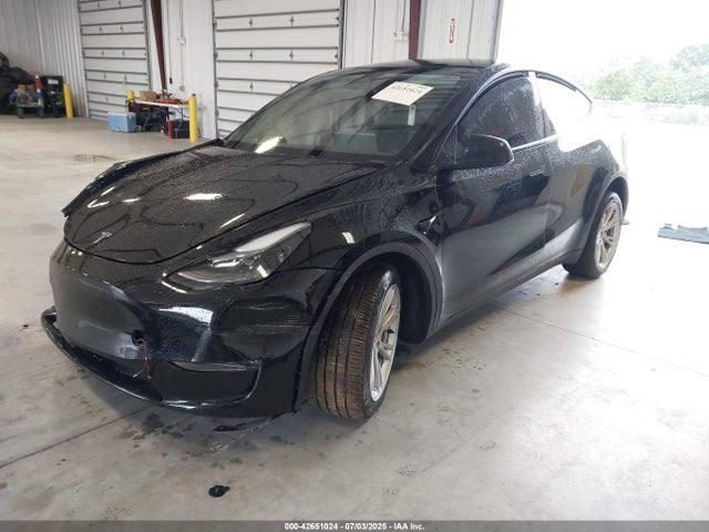 2024 TESLA MODEL Y 7SAYGDEE7RA236945 Photo 1