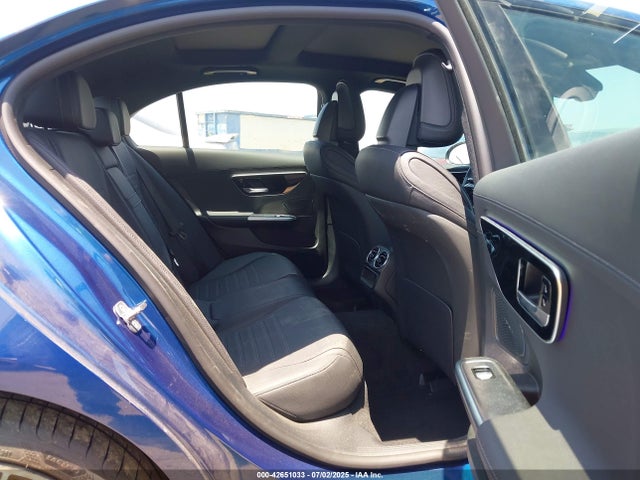 W1KAF4GB0RR209027 Mercedes-Benz m254