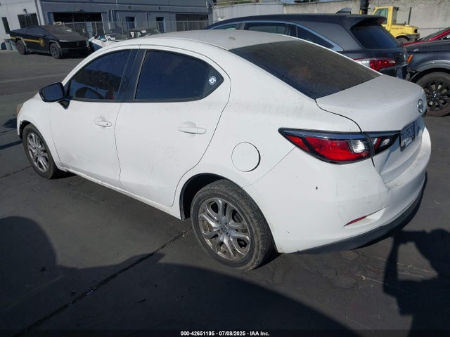3MYDLBZV9GY127866 Scion p5v