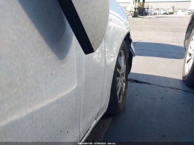3MYDLBZV9GY127866 Scion p5v