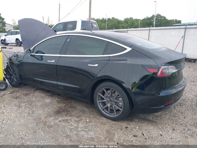 2018 TESLA MODEL 3 5YJ3E1EA1JF032352 Photo 2