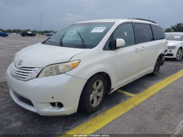 2011 TOYOTA SIENNA 5TDKK3DC9BS073800 Photo 1