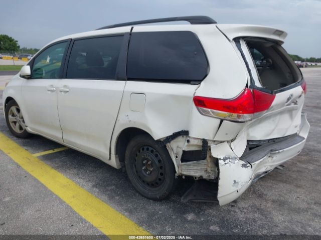 2011 TOYOTA SIENNA 5TDKK3DC9BS073800 Photo 2