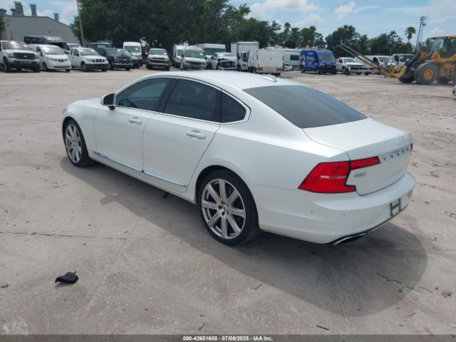 2017 VOLVO S90 YV1A22MLXH1001591 Photo 2