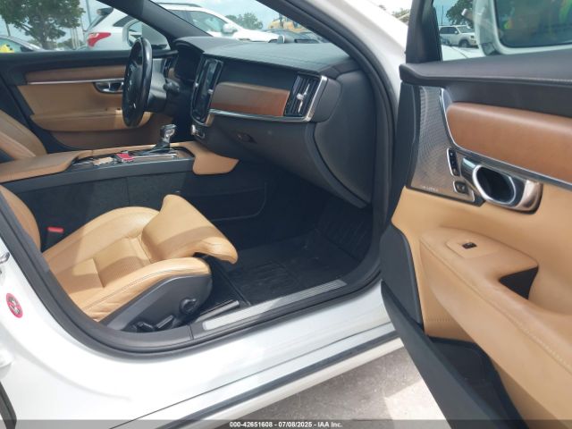 2017 VOLVO S90 YV1A22MLXH1001591 Photo 4