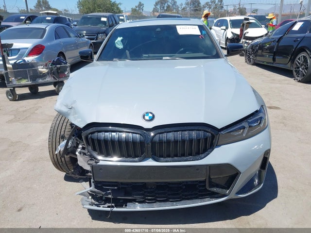 3MW69FF03R8E75135 BMW 330I