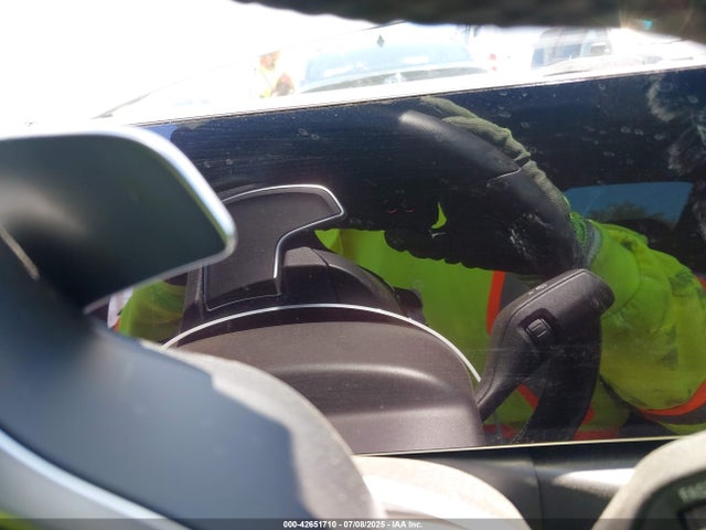 3MW69FF03R8E75135 BMW 330I