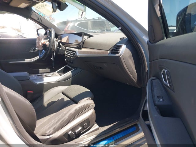 3MW69FF03R8E75135 BMW 330I