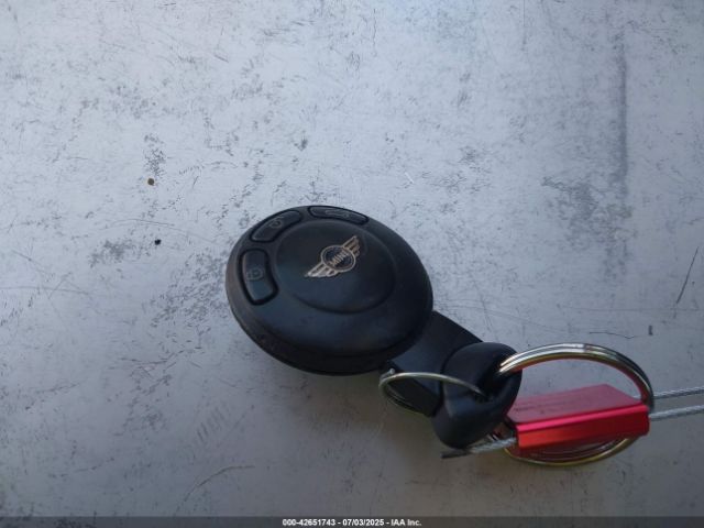 2009 MINI COOPER WMWMF335X9TT69935 Photo 10