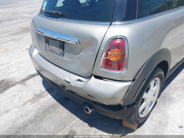2009 MINI COOPER WMWMF335X9TT69935 Photo 5