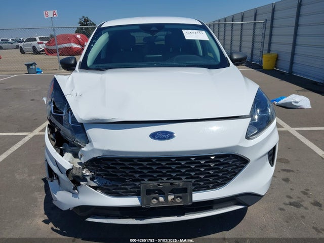 1FMCU0BZ9NUA25942 Ford hev/phev