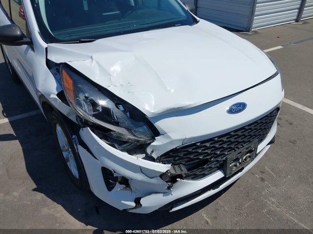 1FMCU0BZ9NUA25942 Ford hev/phev
