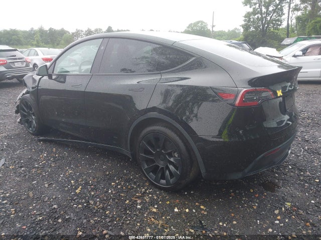 Tesla Model Y 2023 7SAYGDEE4PF857740 Image 3