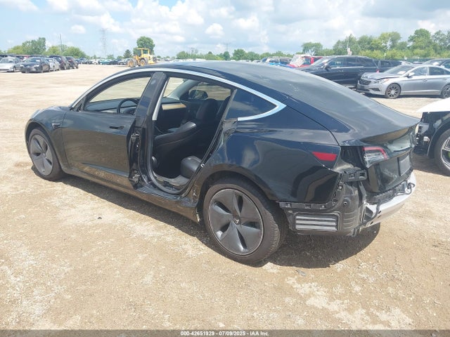 2019 TESLA MODEL 3 5YJ3E1EB8KF385505 Photo 2