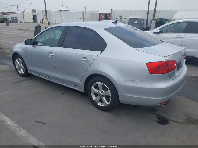 3VWD17AJ8EM243068 Volkswagen 2014