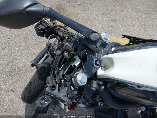 Yamaha Yzf-r3 2015 MH3RH06Y5FK002919 Image 7