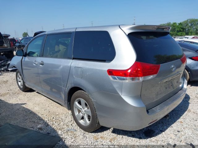 2012 TOYOTA SIENNA 5TDKA3DC4CS014884 Photo 2