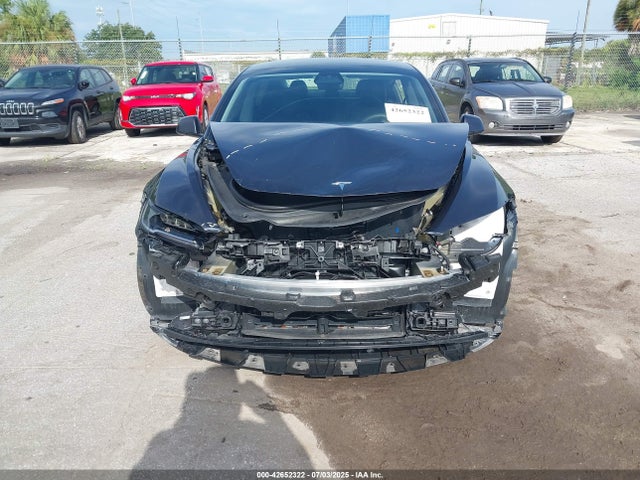 5YJ3E1EA2RF741724 Tesla 2024