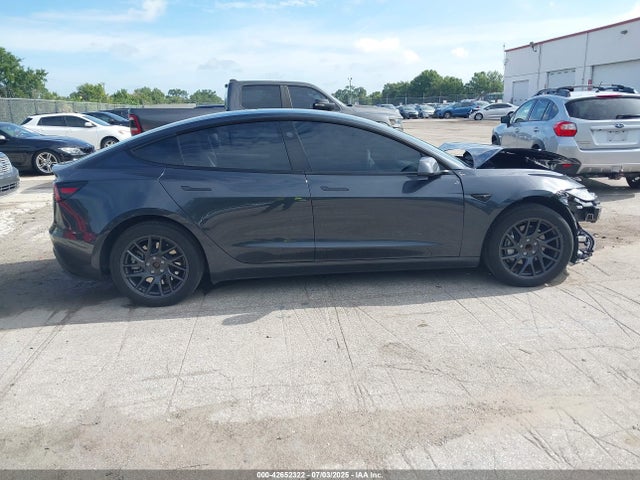 5YJ3E1EA2RF741724 Tesla 2024