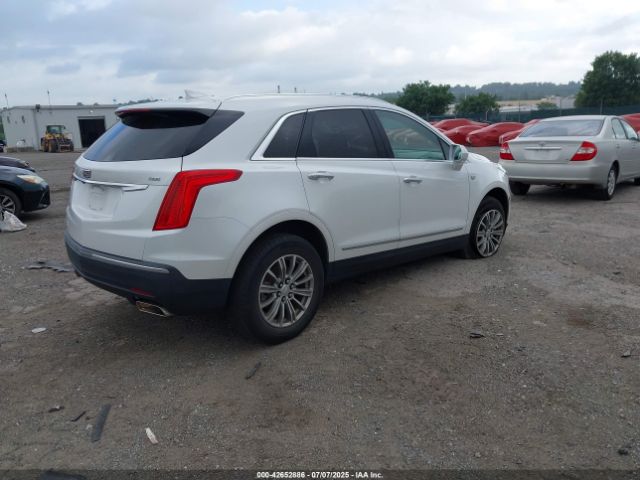 2018 CADILLAC XT5 1GYKNCRS9JZ157467 Photo 3