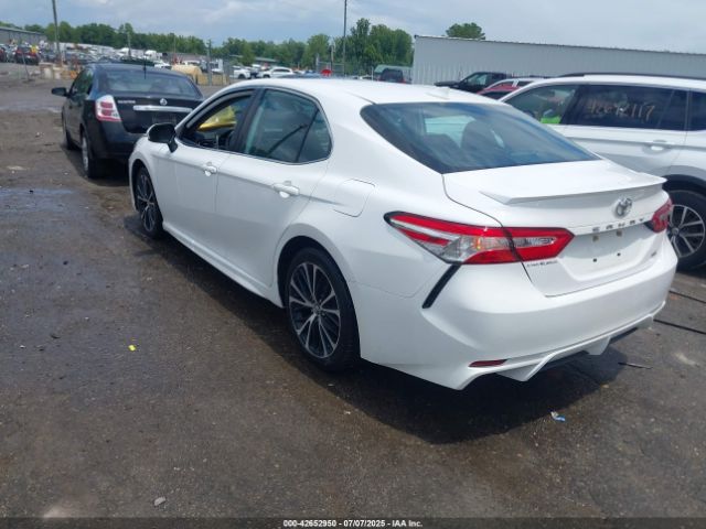 2020 TOYOTA CAMRY 4T1G11AK6LU930463 Photo 2