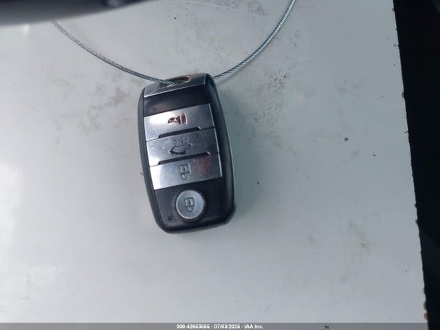 KIA 2014 2014 KNAFZ4A88E5061535 Image 11