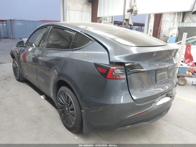 2023 TESLA MODEL Y 7SAYGDEE8PA033107 Photo 2