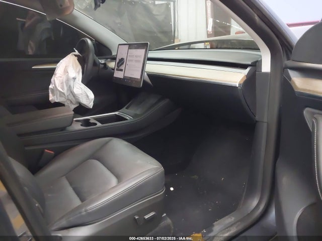 2023 TESLA MODEL Y 7SAYGDEE8PA033107 Photo 4