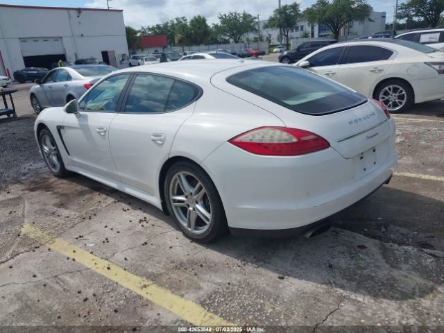 2011 PORSCHE PANAMERA WP0AA2A70BL019965 Photo 2