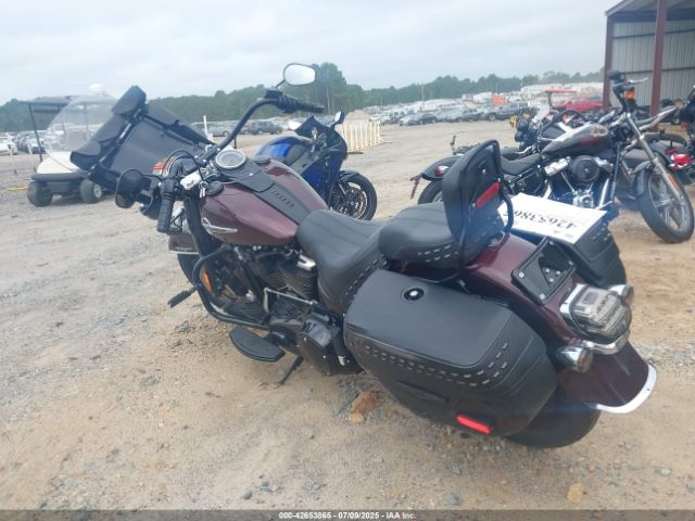 2018 HARLEY-DAVIDSON FLHC 1HD1YAJ13JC032790 Photo 2