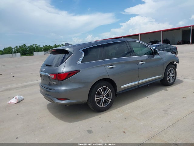Infiniti 2017 2017 5N1DL0MN2HC556444 Image 4