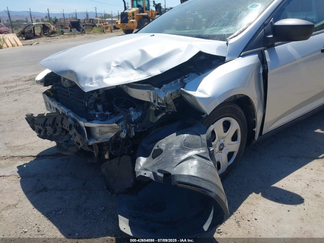 Ford 2015 2015 1FADP3E22FL300340 Image 6