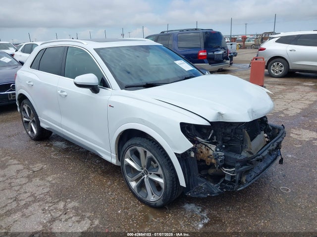 2021 AUDI Q3 WA1DECF30M1032463 Photo 0