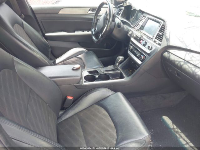 2018 HYUNDAI SONATA 5NPE34AB4JH671132 Photo 4