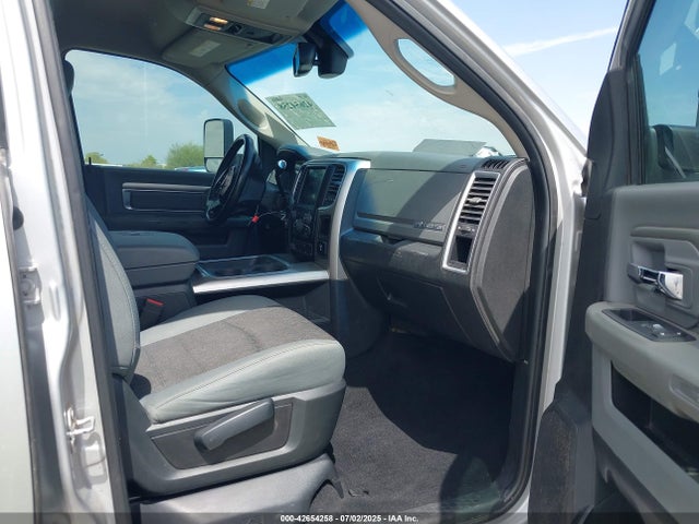 3C6UR5DL5JG400116 RAM 2500