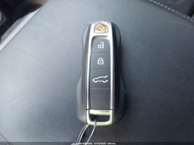 2019 PORSCHE CAYENNE WP1AA2AY1KDA15618 Photo 10