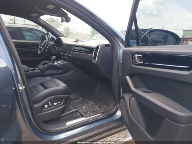 2019 PORSCHE CAYENNE WP1AA2AY1KDA15618 Photo 4