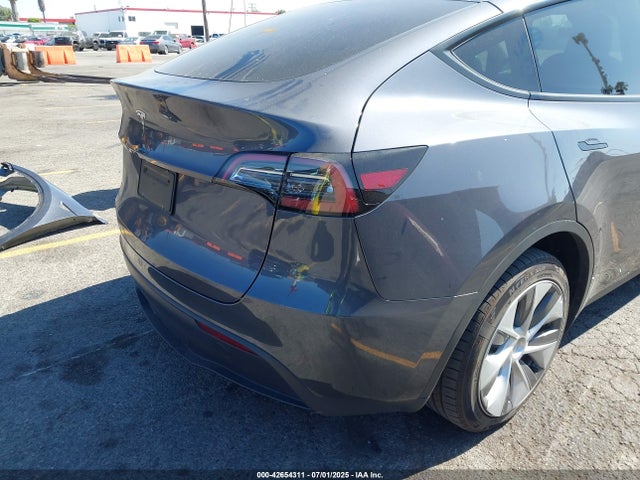 2023 TESLA MODEL Y 7SAYGDED4PF934050 Photo 3