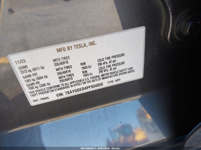 2023 TESLA MODEL Y 7SAYGDED4PF934050 Photo 8