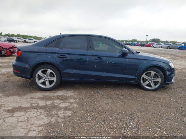 Audi A3 2018 WAUAUGFF6J1052772 Image 13
