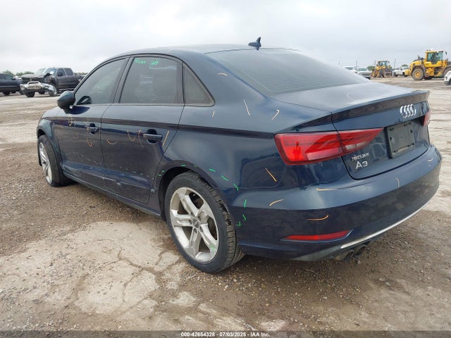 Audi A3 2018 WAUAUGFF6J1052772 Image 3