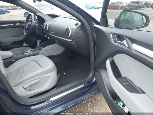 Audi A3 2018 WAUAUGFF6J1052772 Image 5