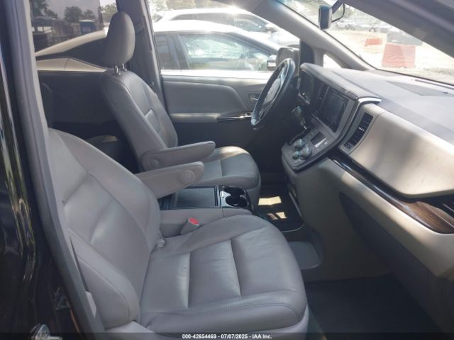 2017 TOYOTA SIENNA 5TDYZ3DC1HS855894 Photo 4