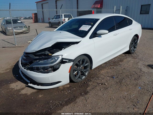 Chrysler 2015 2015 1C3CCCBG4FN515048 Image 2