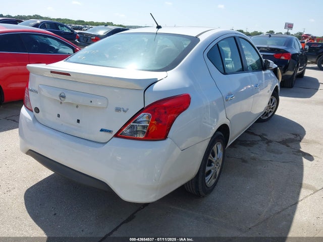 Nissan 2016 2016 3N1CN7APXGL832223 Image 4